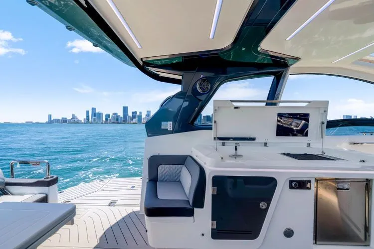  Yacht Photos Pics 2023 Galeon 375 Gto - Image 30