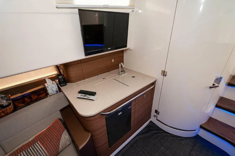 The Tyder II Yacht Photos Pics 2018 42 Boston Whaler 420 Outrage The Tyder II Galley 2