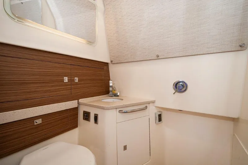 The Tyder II Yacht Photos Pics 2018 42 Boston Whaler 420 Outrage The Tyder II Head 2