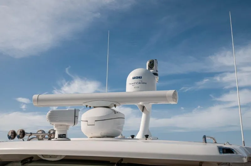 The Tyder II Yacht Photos Pics 2018 42 Boston Whaler 420 Outrage The Tyder II Antenna