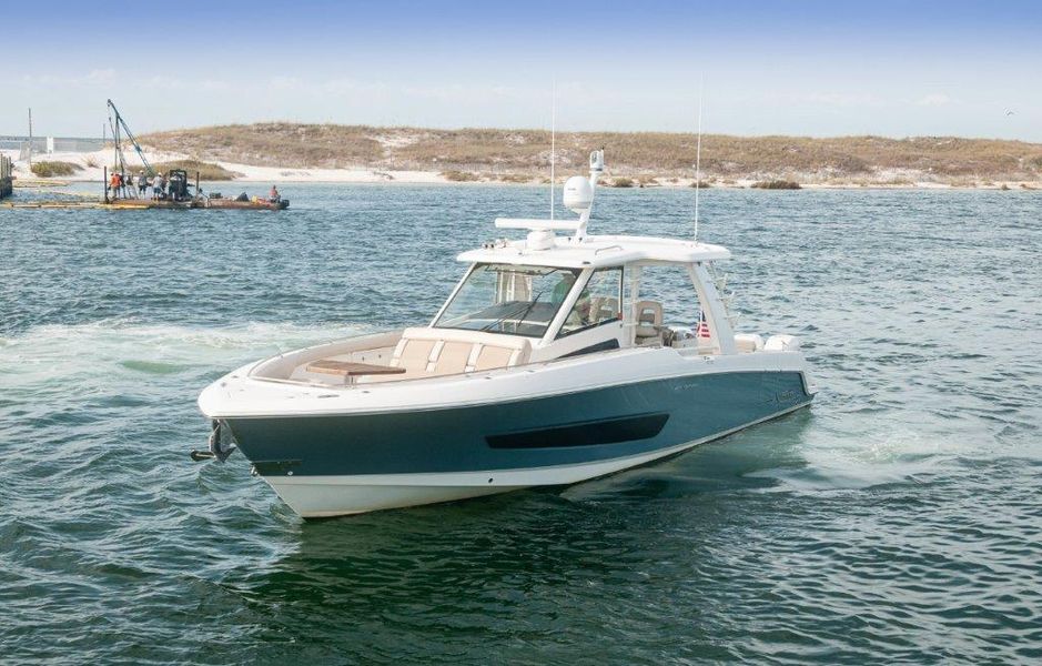 2018 Boston Whaler 420 Outrage