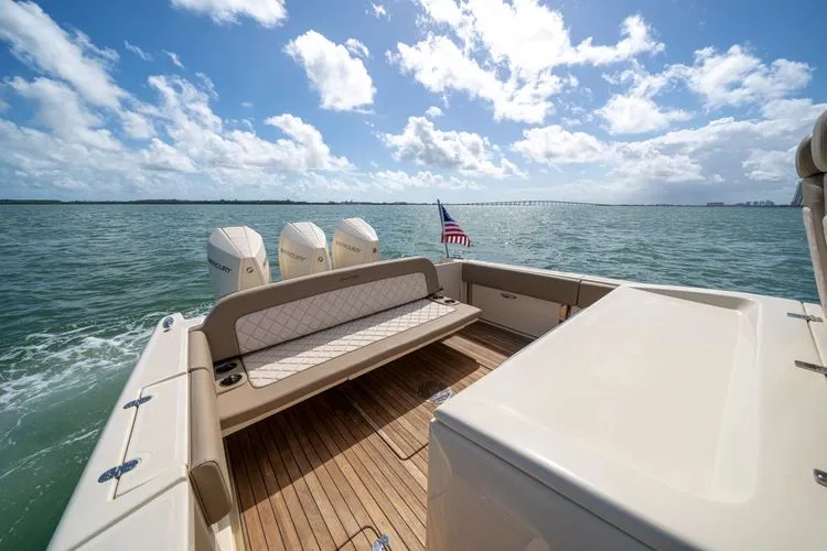  Yacht Photos Pics 2022 Chris-craft Catalina 34 - Image 11