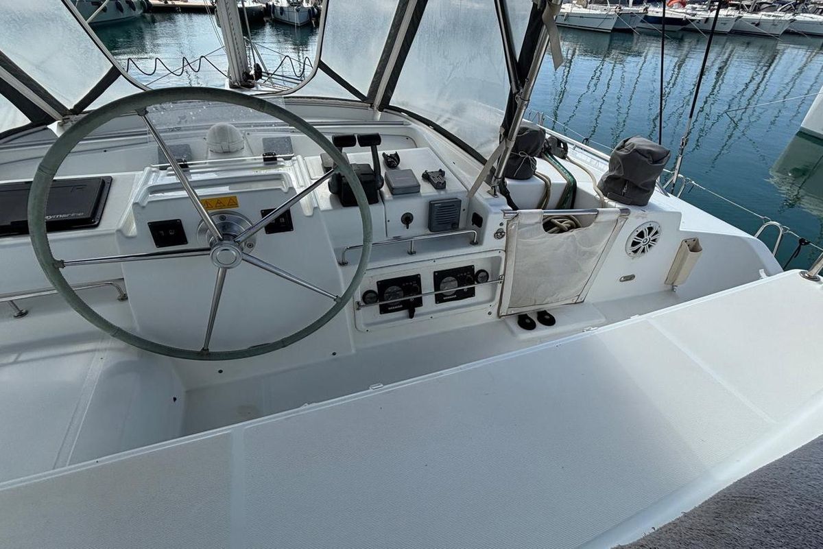 2008 Lagoon 44 