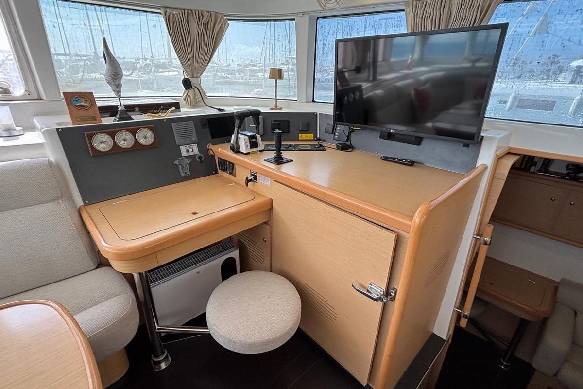 2008 Lagoon 44 