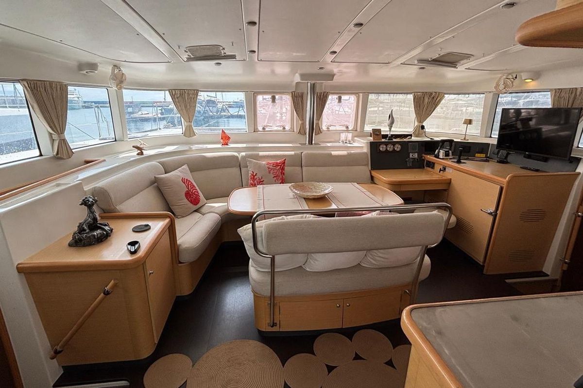 2008 Lagoon 44 
