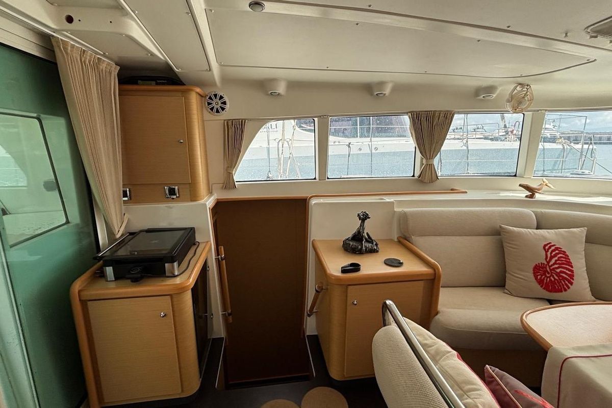 2008 Lagoon 44 