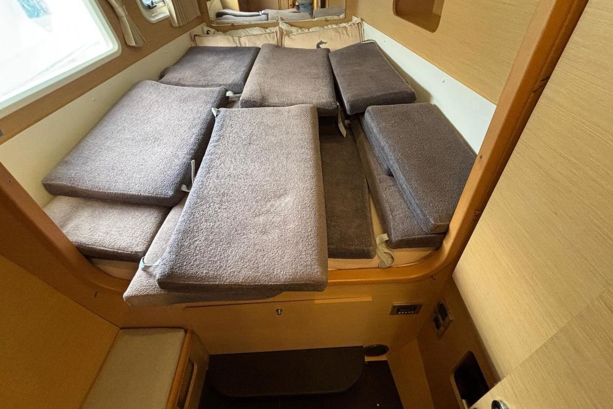 2008 Lagoon 44 