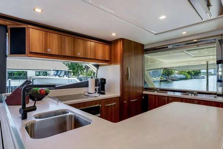  Yacht Photos Pics 2023 Riviera 64 Sports Motor Yacht - Image 18