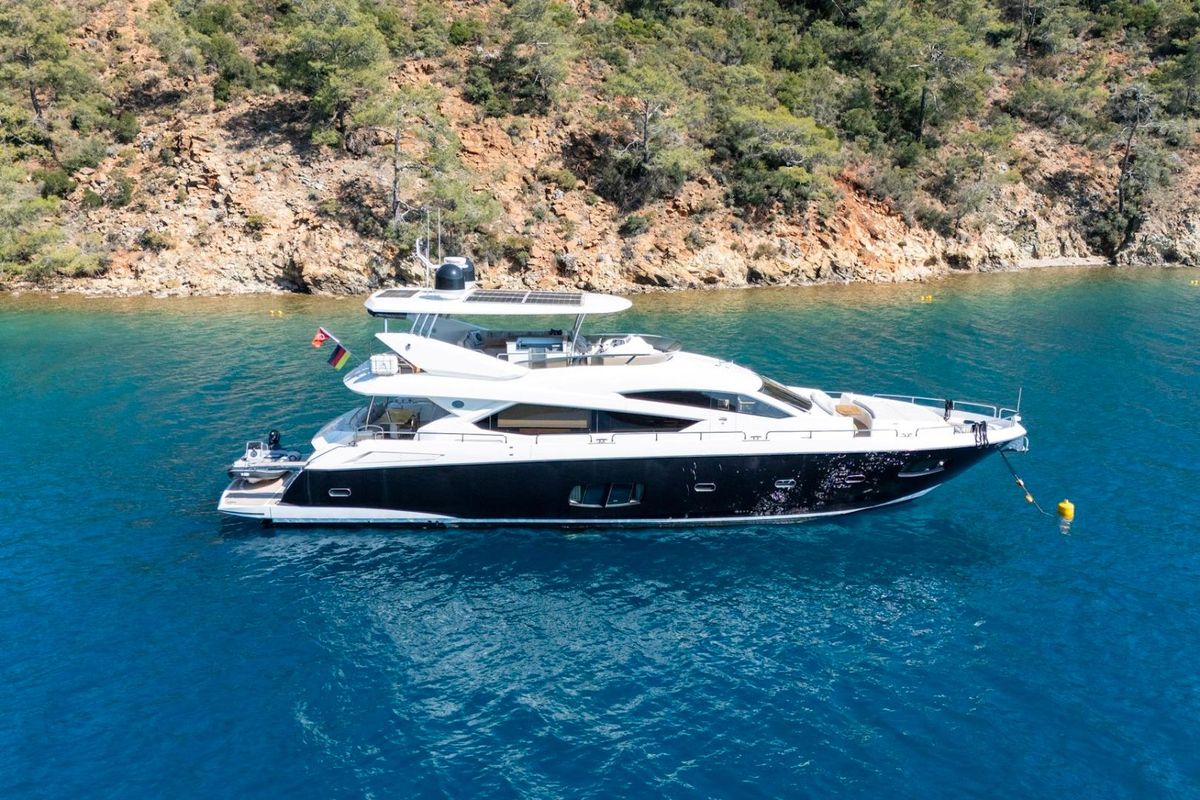 2011 Sunseeker 80 