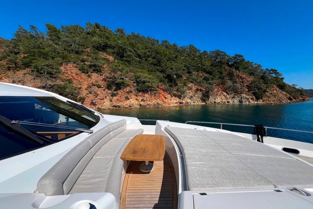 2011 Sunseeker 80 