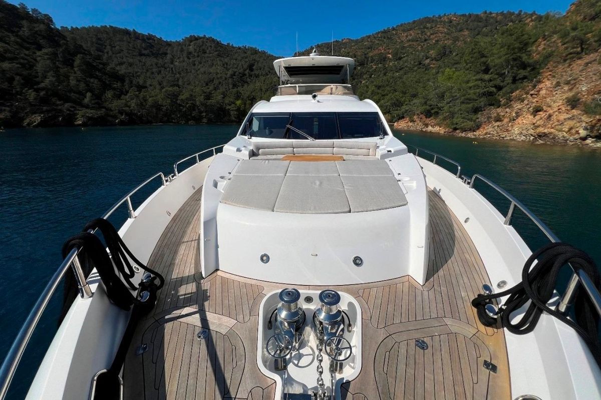 2011 Sunseeker 80 