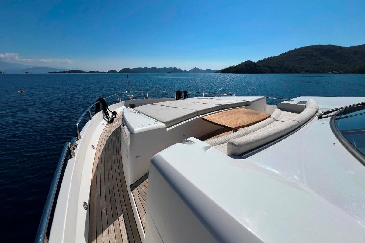 2011 Sunseeker 80 