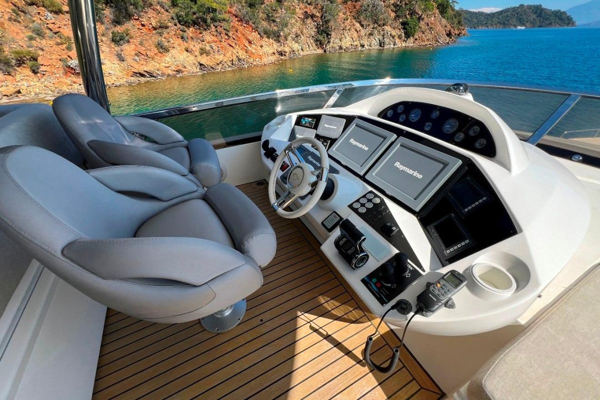 2011 Sunseeker 80 