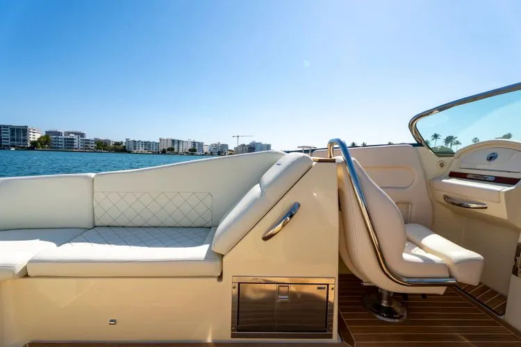  Yacht Photos Pics 2020 Chris-craft Corsair 34 - Image 30