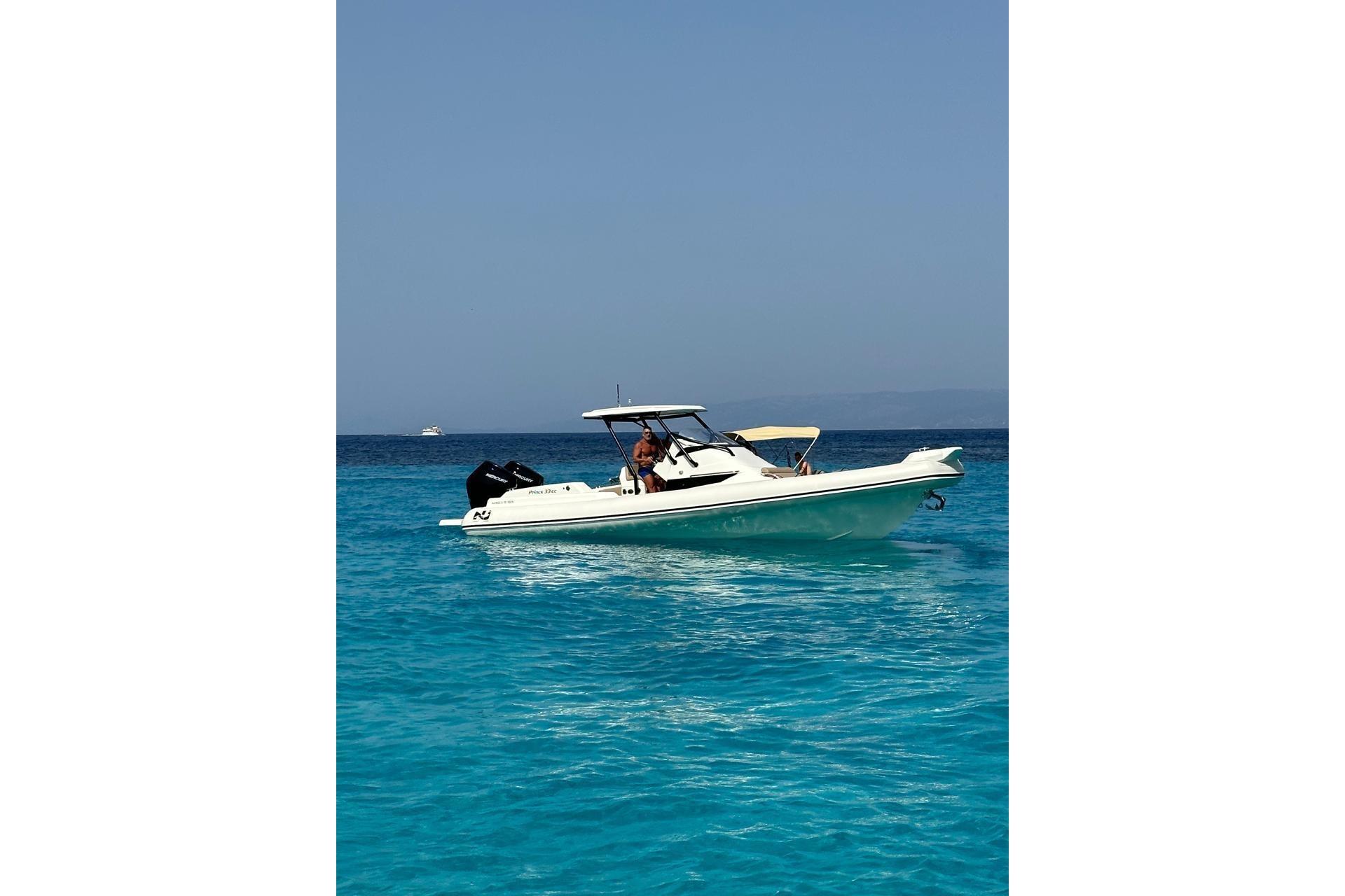 2024 Nuova Jolly Prince 33 Center Console