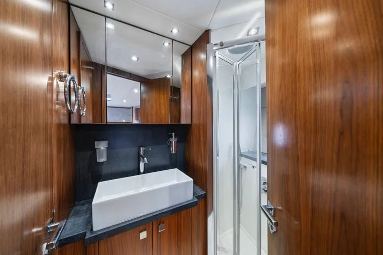  Yacht Photos Pics 2018 Sunseeker Predator 57 - Image 34