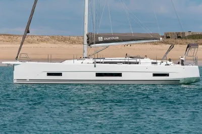 2025 Dufour 470