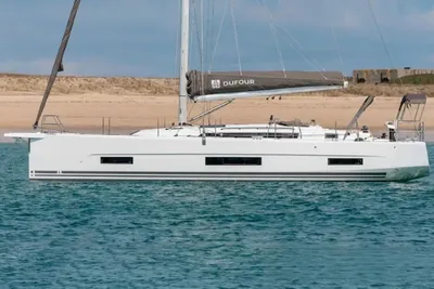 2025 Dufour 470