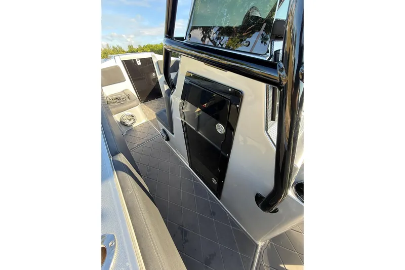  Yacht Photos Pics 2006 Lazer 40 boat interior with sleek design and modern features.