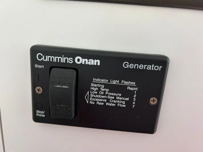 Quoq Yacht Photos Pics Cummins Onan generator control panel with indicator light instructions, Maori 50, 2016 model.
