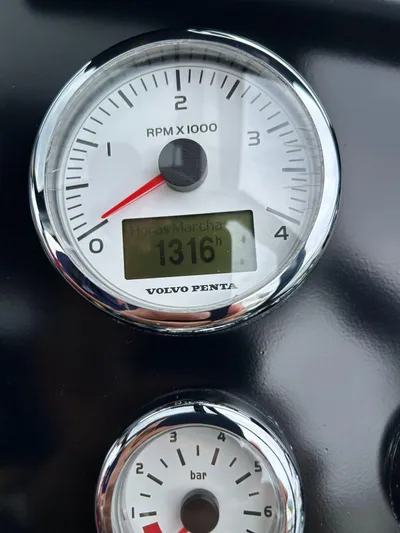 Quoq Yacht Photos Pics Volvo Penta RPM gauge showing 1316 hours on Maori 50, 2016 model.