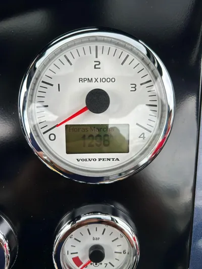 Quoq Yacht Photos Pics Volvo Penta RPM gauge displaying 1298 hours on a Maori 50, 2016 model.