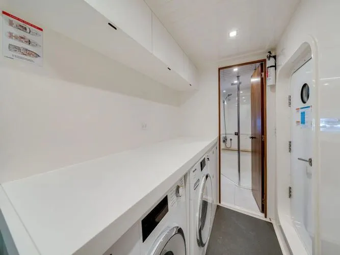  Yacht Photos Pics 2023 Riviera 64 Sports Motor Yacht - Image 50