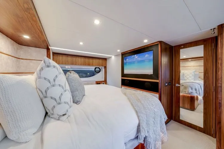  Yacht Photos Pics 2023 Riviera 64 Sports Motor Yacht - Image 39