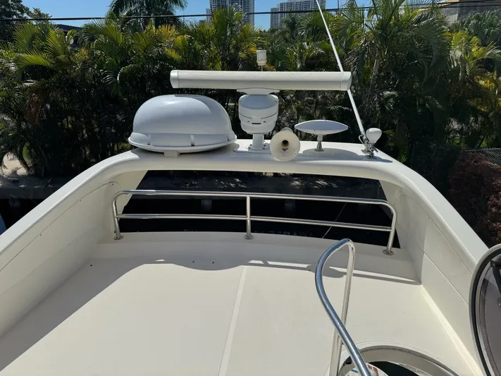 Weekender 3 Yacht Photos Pics 2005 Azimut 42 Fly yacht deck with radar and satellite equipment.