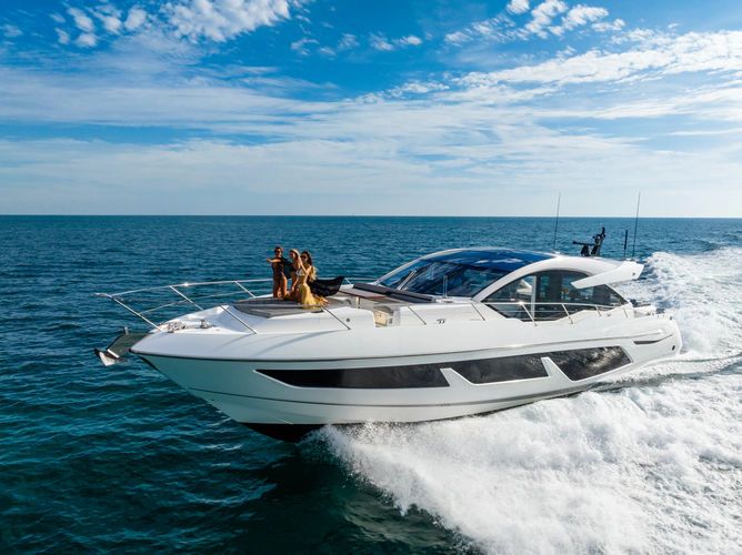 2022 Sunseeker Predator 74 Express Cruiser for sale - YachtWorld