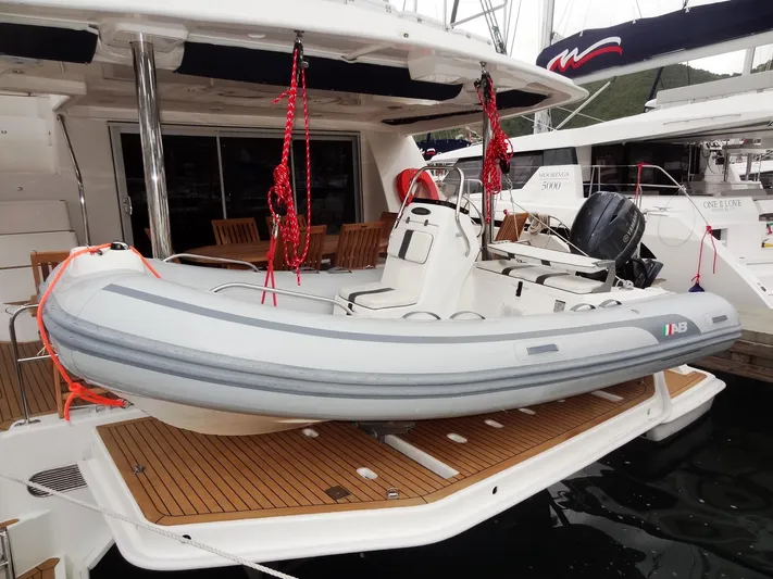 Dalliance Yacht Photos Pics 