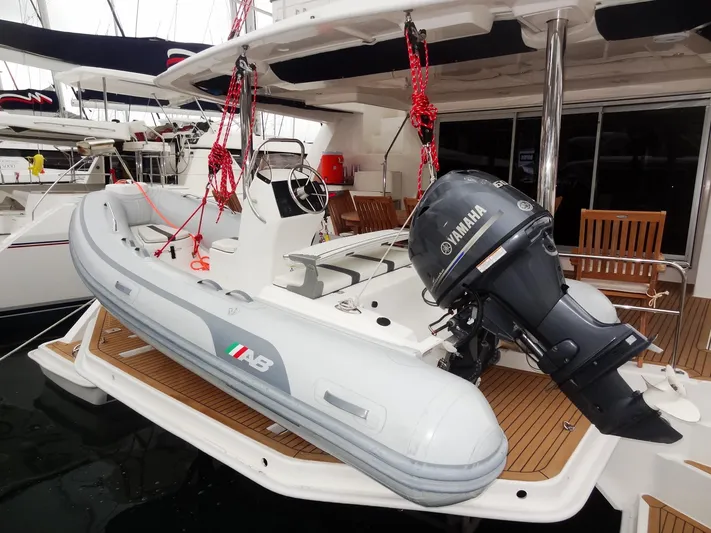 Dalliance Yacht Photos Pics 