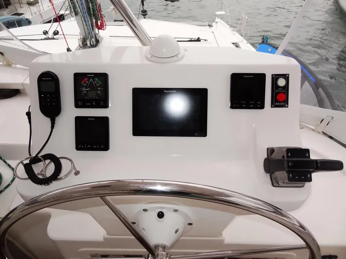 Dalliance Yacht Photos Pics 