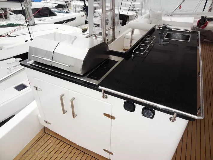 Dalliance Yacht Photos Pics 