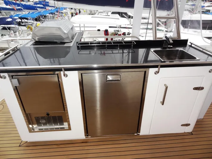 Dalliance Yacht Photos Pics 