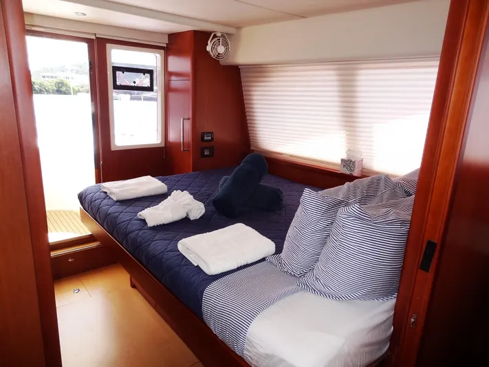 Dalliance Yacht Photos Pics 