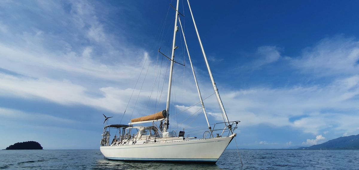 1986 Hylas 44 