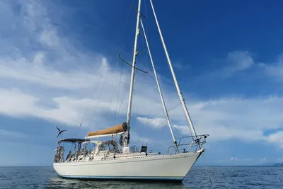 Hylas 44