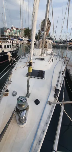 Penn Station Yacht Photos Pics View of Deck from Bow