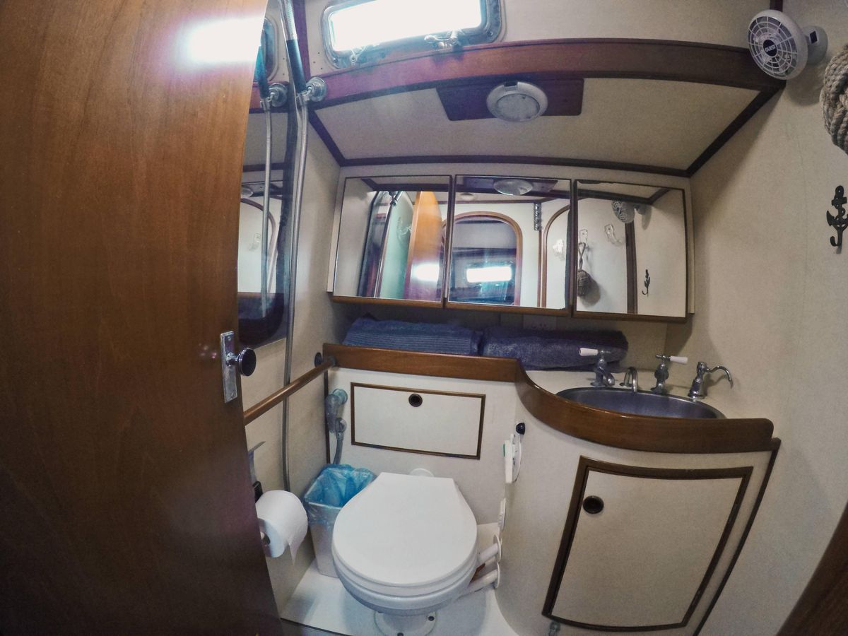 1986 Hylas 44 