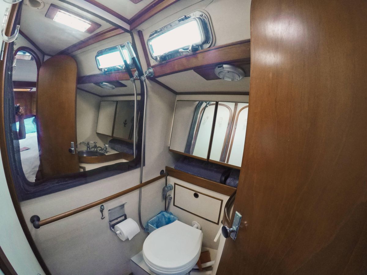 1986 Hylas 44 