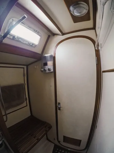 Penn Station Yacht Photos Pics Master Head Shower