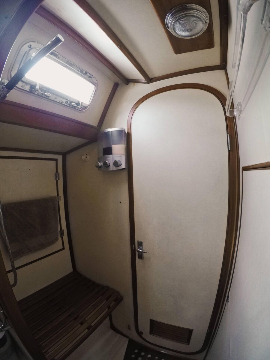 1986 Hylas 44 