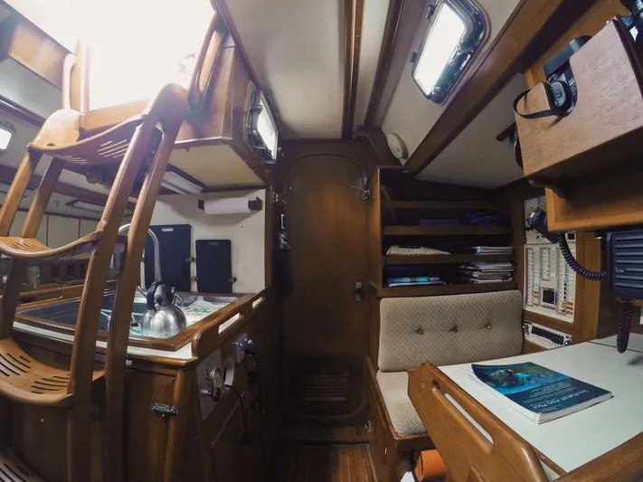 Penn Station Yacht Photos Pics View of Nav Station Aft