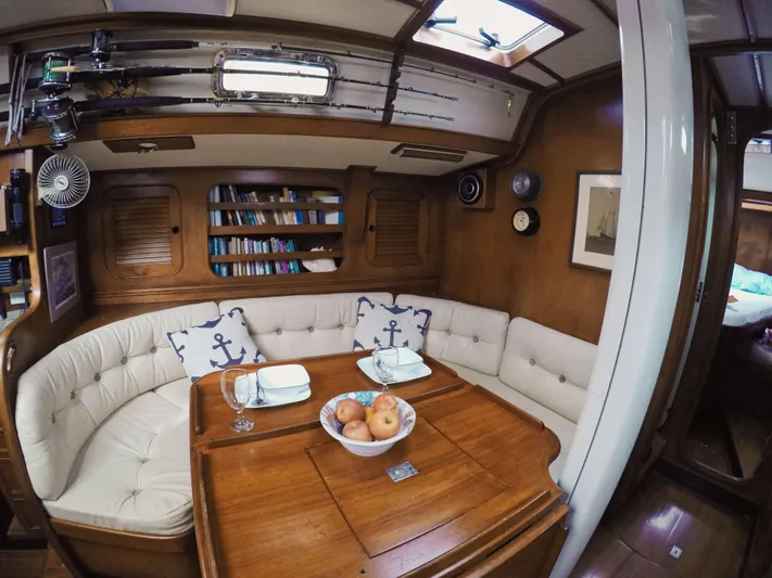 Penn Station Yacht Photos Pics View Port of Salon