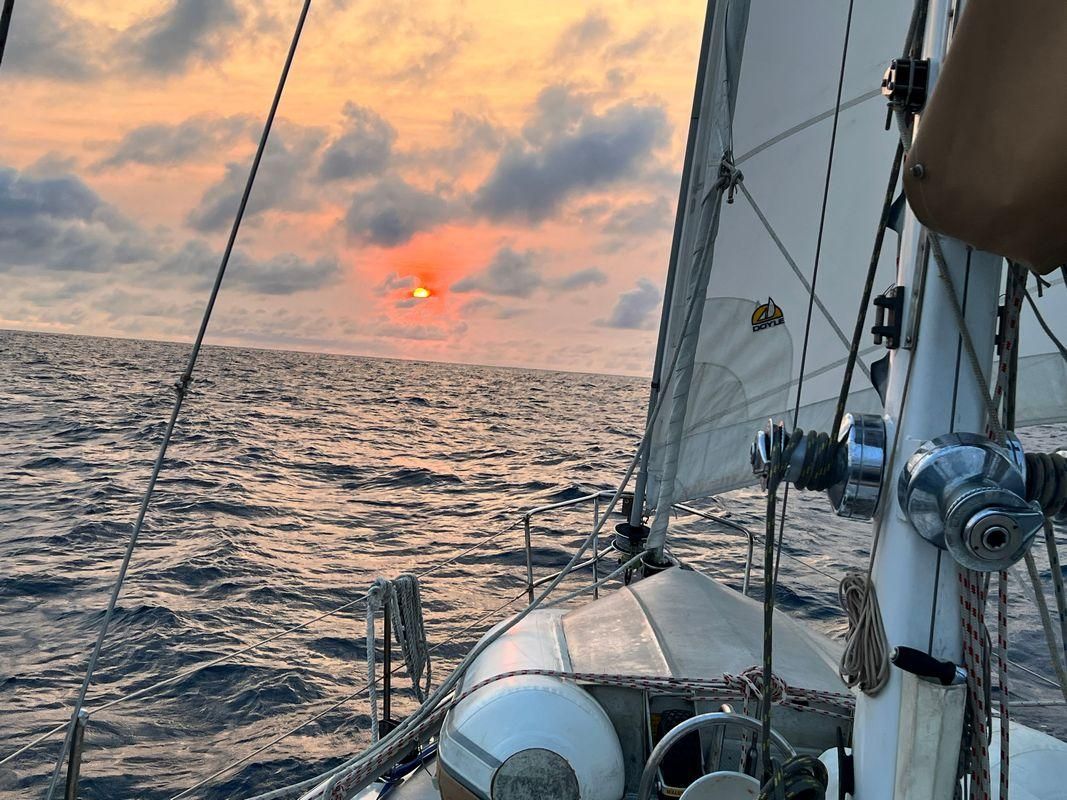 1986 Hylas 44 