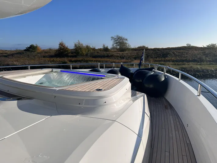 X80034 Yacht Photos Pics 