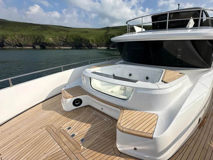 X80034 Yacht Photos Pics 