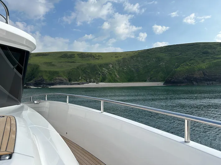 X80034 Yacht Photos Pics 