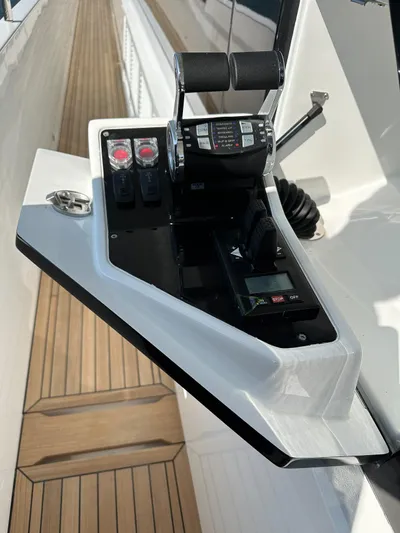 X80034 Yacht Photos Pics 